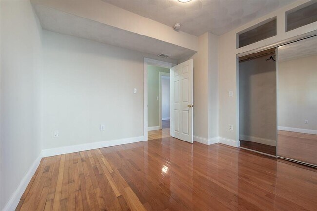 Building Photo - 29 Marlborough Ave