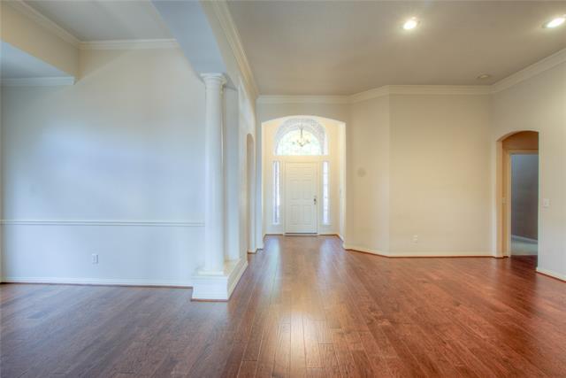 Building Photo - 1221 Greenway Dr