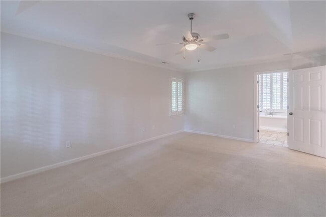 Building Photo - 530 Saddlebrook Dr