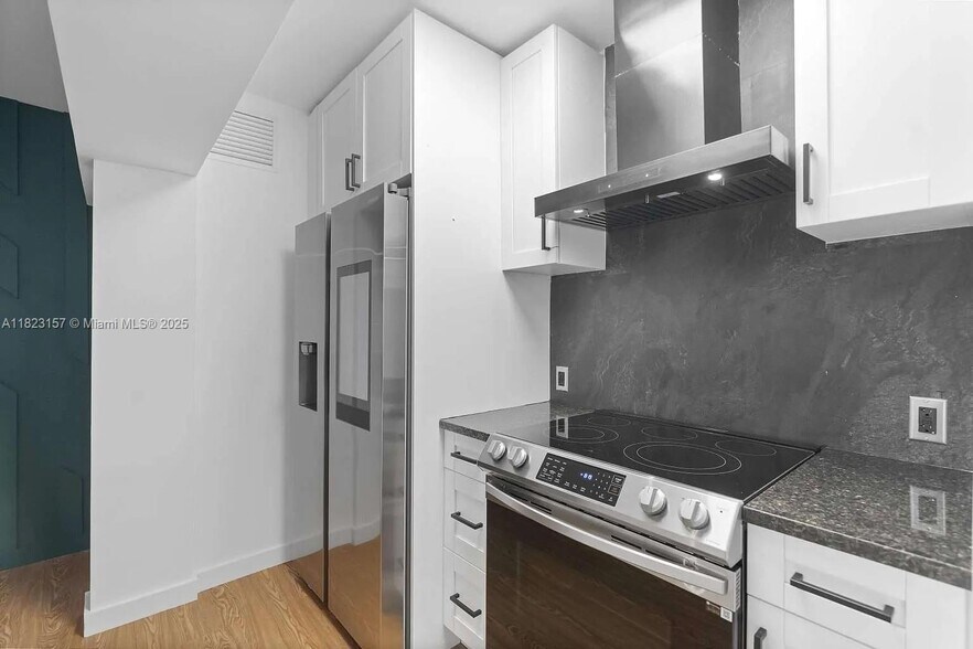 Building Photo - 1428 NE 153rd Ter