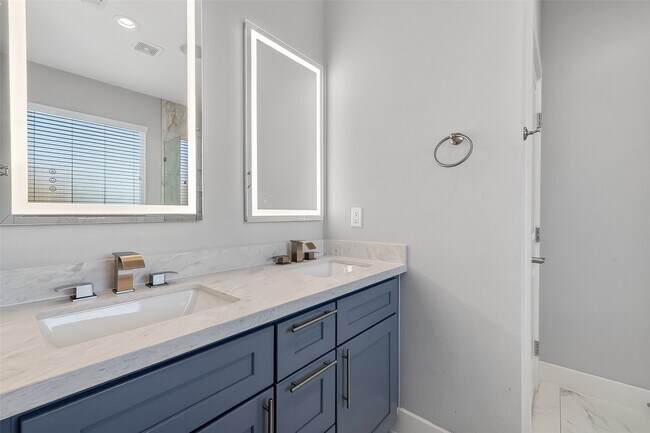 Building Photo - 10021 Alfred Ln