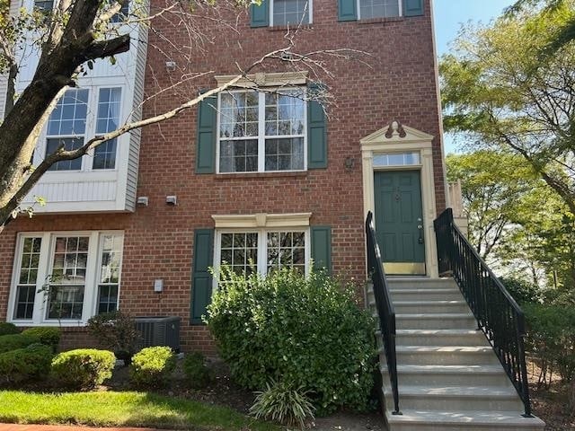 Primary Photo - 46 Buttonwood St