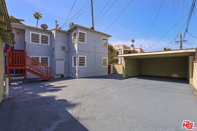 Building Photo - 4411 Victoria Park Dr