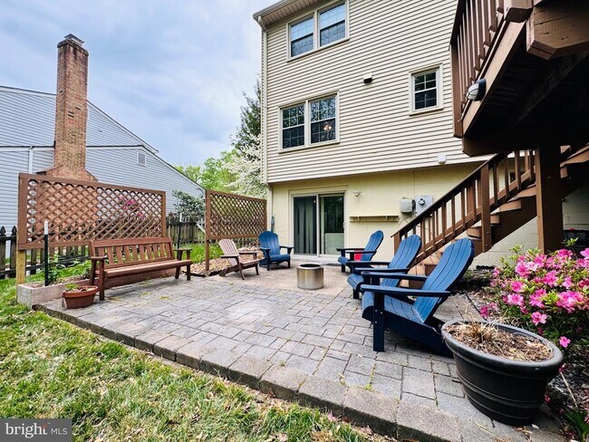 Building Photo - 12525 Hedges Run Dr