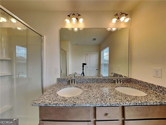 Building Photo - 975 Society Cir