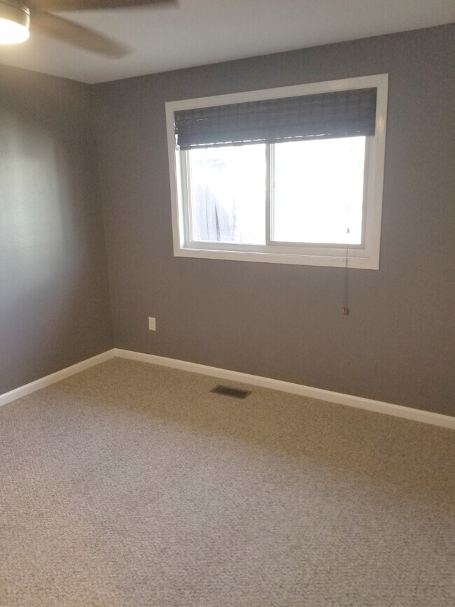 Building Photo - 510 S Phillippi St