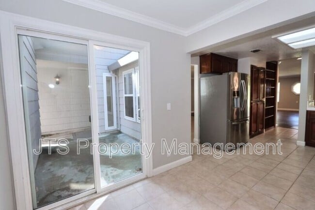 Building Photo - 9221 Rock Canyon Way