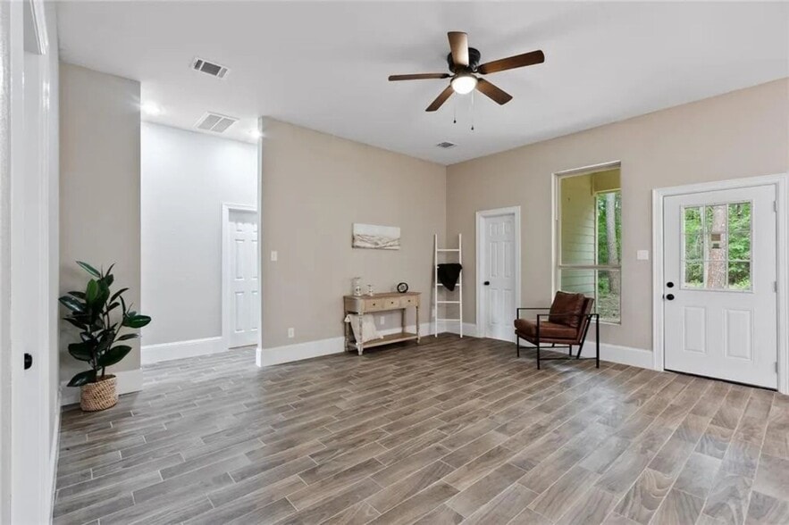 Building Photo - 17324 E Holly Hill Dr