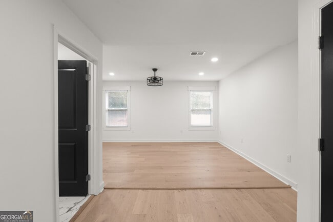 Building Photo - 1180 Fleming St