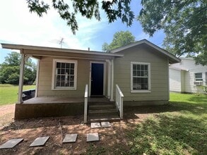 Building Photo - 1419 Lindsey St