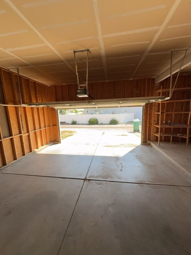Building Photo - 4326 Mariposa Ln