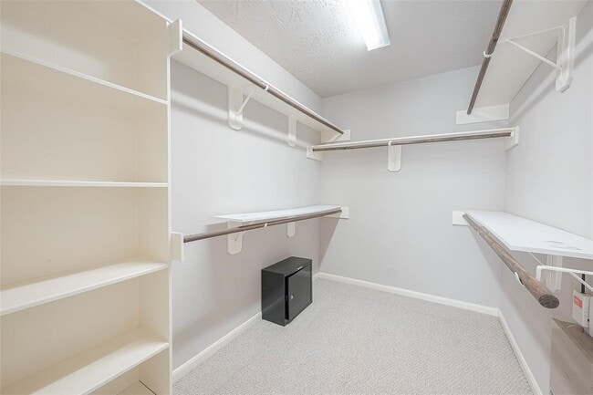 Building Photo - 21711 Cozy Hollow Ln