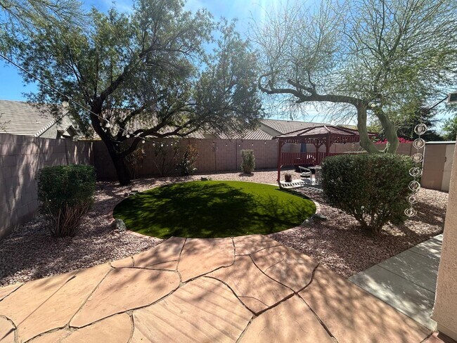 Building Photo - 4715 E Briarwood Terrace