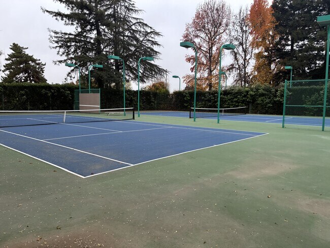 Building Photo - 3400 Sullivan Ct