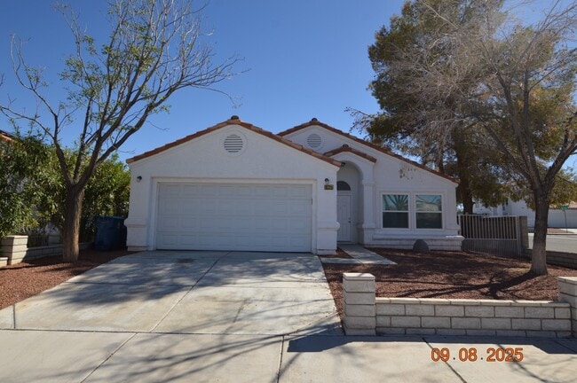Building Photo - 8225 Mt Brodie Cir