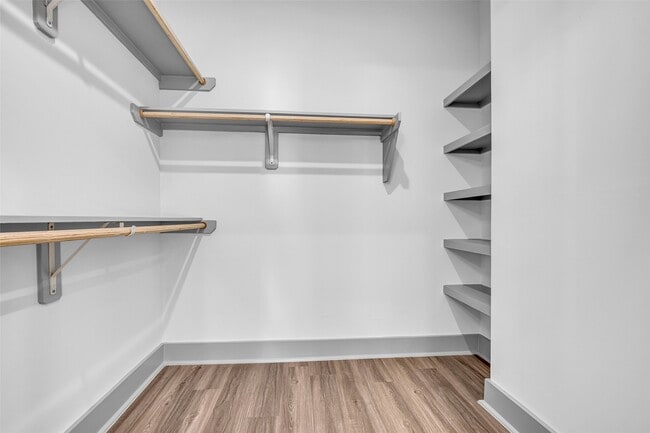 Building Photo - 5303 Kindred Gdn Ln