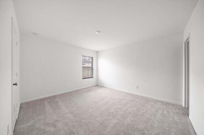 Building Photo - 27142 Breakaway Ln