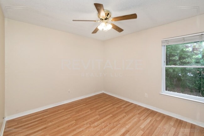 Building Photo - 9490 Cinder Dr