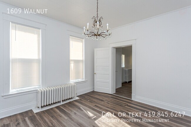 Building Photo - 1609 Walnut-