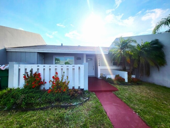 Building Photo - 10345 SW 209th Ln