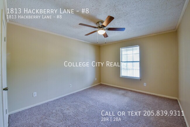 Building Photo - 1813 Hackberry Ln
