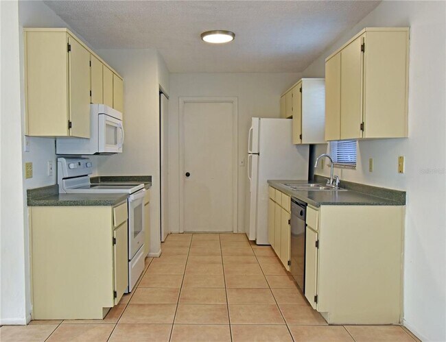 Building Photo - 1390 Esmont Ave