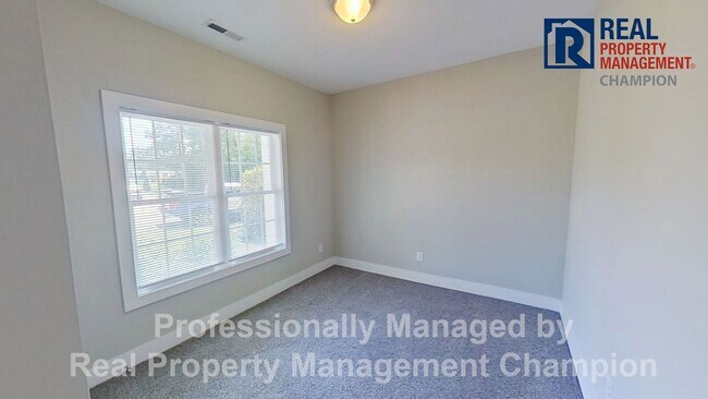 Building Photo - Charming 3 BD/2 BA with Open Floorplan and Attached Garage