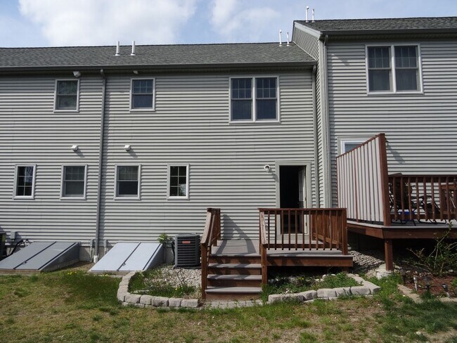 Building Photo - Modern 2Br-1.5Ba Townhouse in East Weymouth
