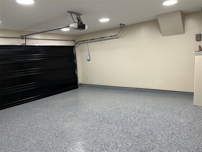 Building Photo - 104 Granville Ct