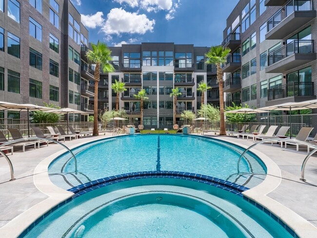 Building Photo - Modera Reserve