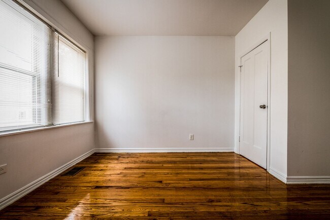 Building Photo - 7954 S Justine St 1538-42 E 80th Chicago, IL 60620