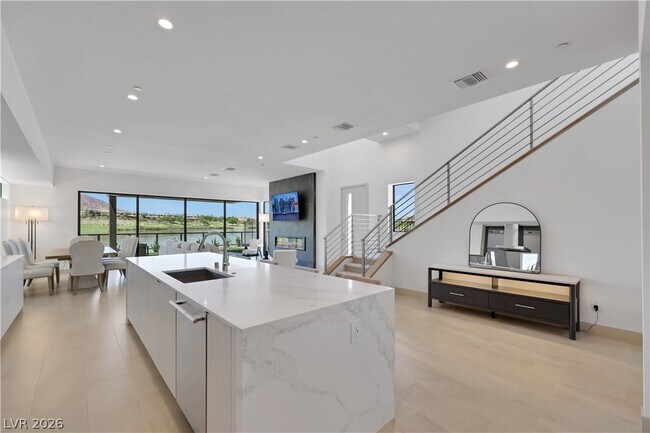 Building Photo - 66 Lakefront Dr