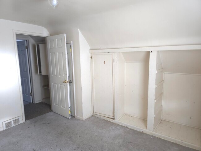 Building Photo - 16073 Tacoma St