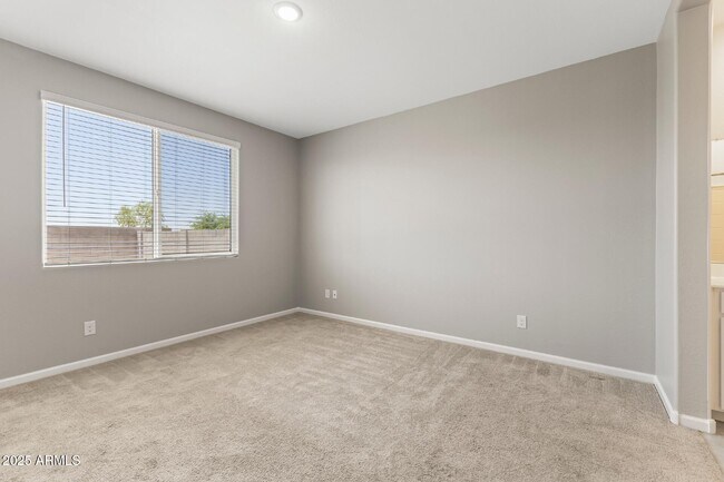 Building Photo - 12219 E Wallflower Ln