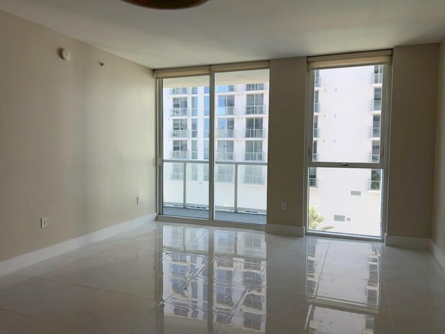 Building Photo - 253 NE 2nd St