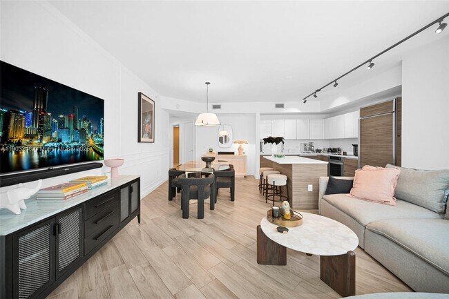 Building Photo - 1100 S Miami Ave