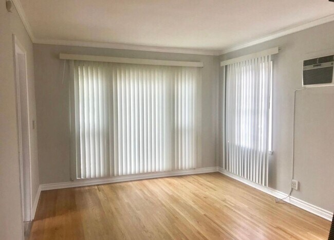 Building Photo - S-1216 -1222 West Victory Boulevard