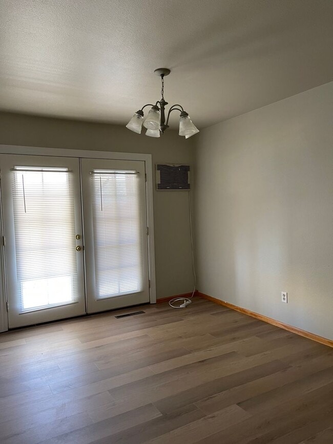 Building Photo - 340 Barrett Ave