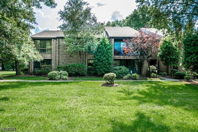 Building Photo - 318 Willowbrook Dr