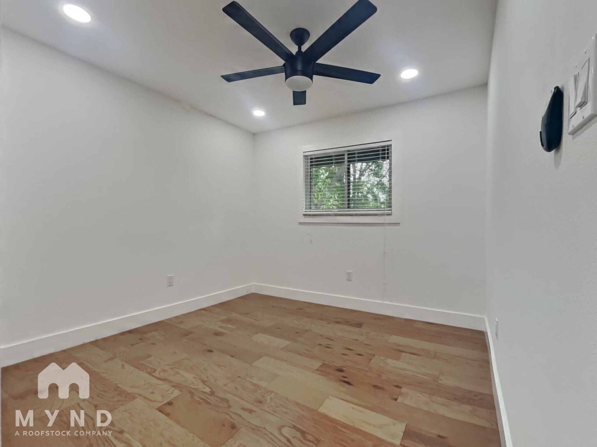 Building Photo - 1603 Rutland Dr