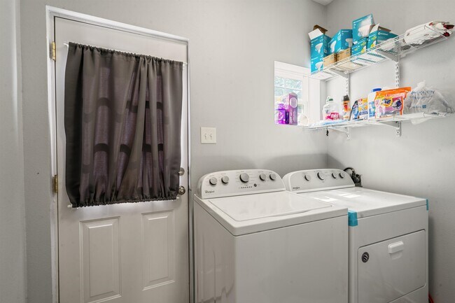 Building Photo - 200 Wallen St