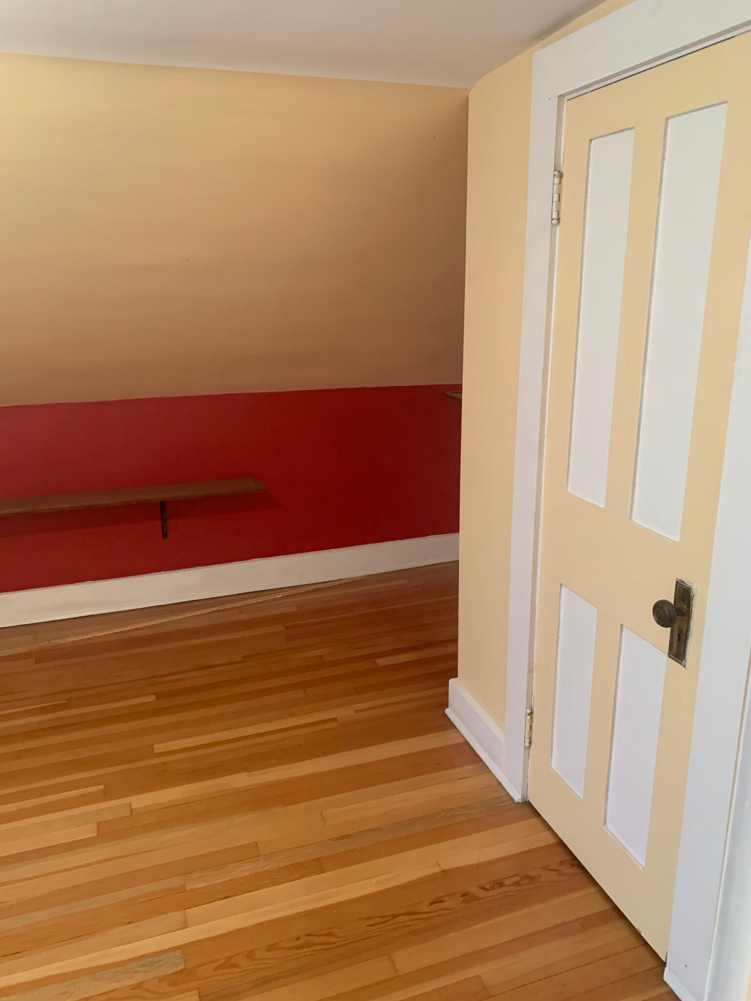 Building Photo - 84 Maple St