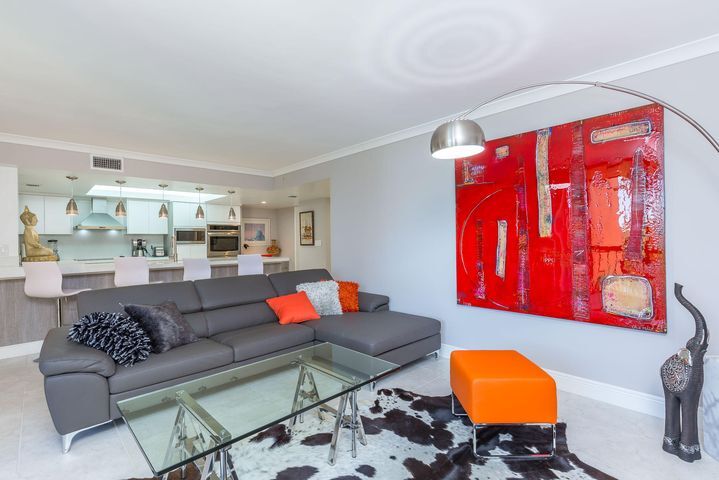 Building Photo - 2455 Lindell Blvd