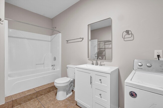 Building Photo - 2726 Brownsboro Rd