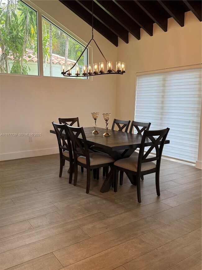 Building Photo - 3231 Salzedo St