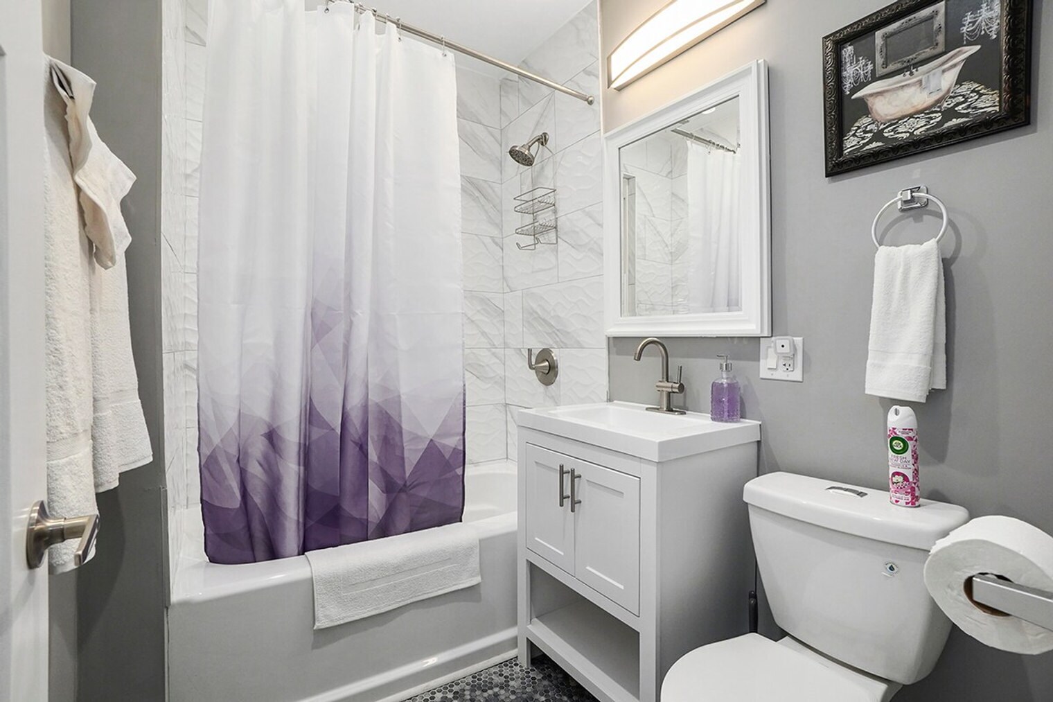 Building Photo - 8128 S King Dr