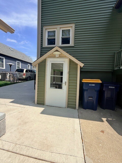 Building Photo - 202 Perry St