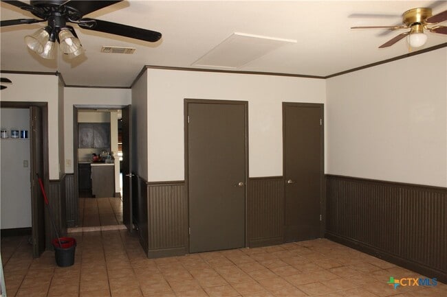 Building Photo - 46 Oak Villa Rd