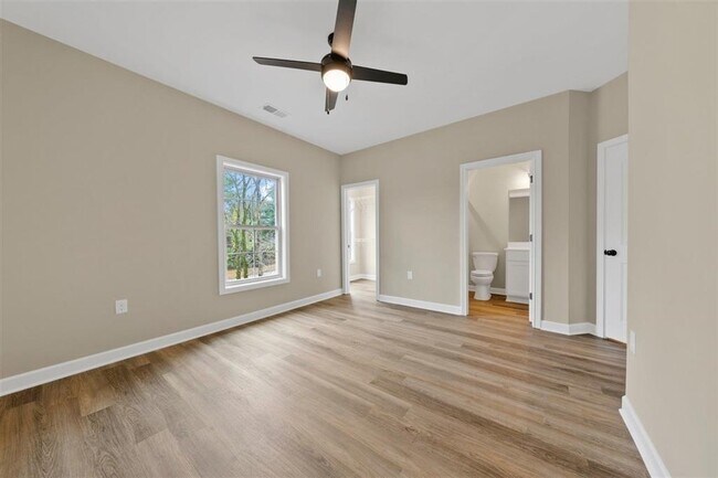 Building Photo - 903 Plano Rd