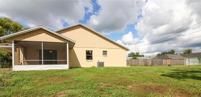 Building Photo - 6324 Highland Gardens Ct